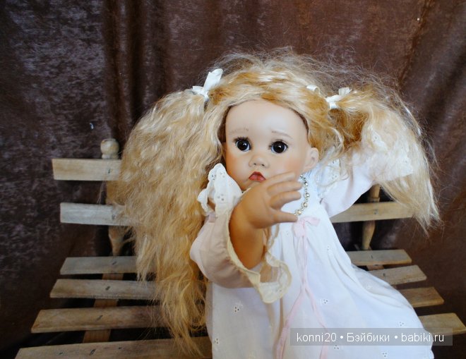 Фарфоровая Плюшка от Мишель Рольф примеряет новое платье (фото 7)