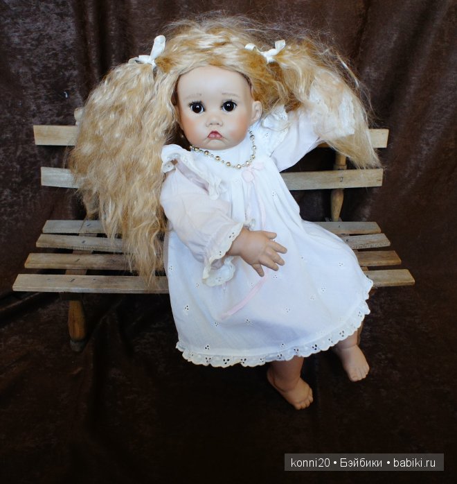 Фарфоровая Плюшка от Мишель Рольф примеряет новое платье (фото 4)