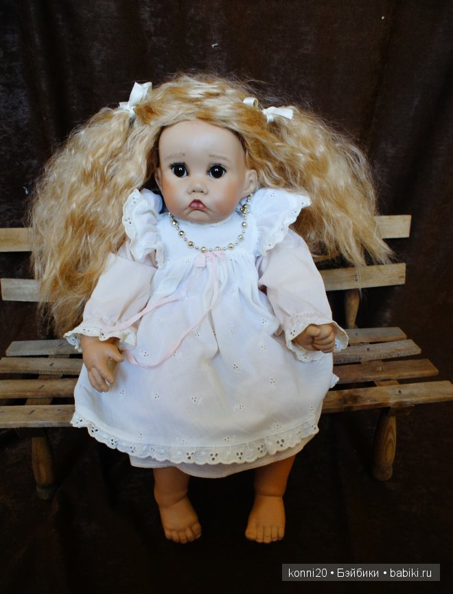 Фарфоровая Плюшка от Мишель Рольф примеряет новое платье (фото 6)