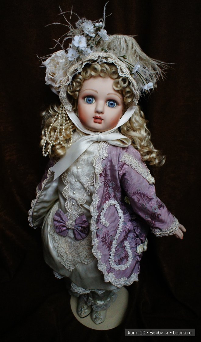 Dolly Jungfrau Schwarz Kuessen
