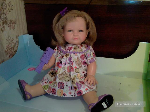 С расческой в своей коробке-колыбельке С расческой в своей коробке-колыбельке