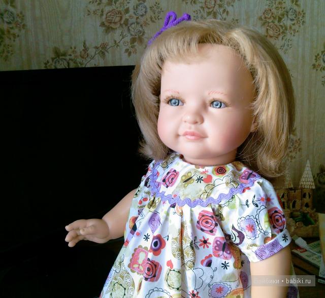 Леонорочка смотрит в окно Леонорочка смотрит в окно