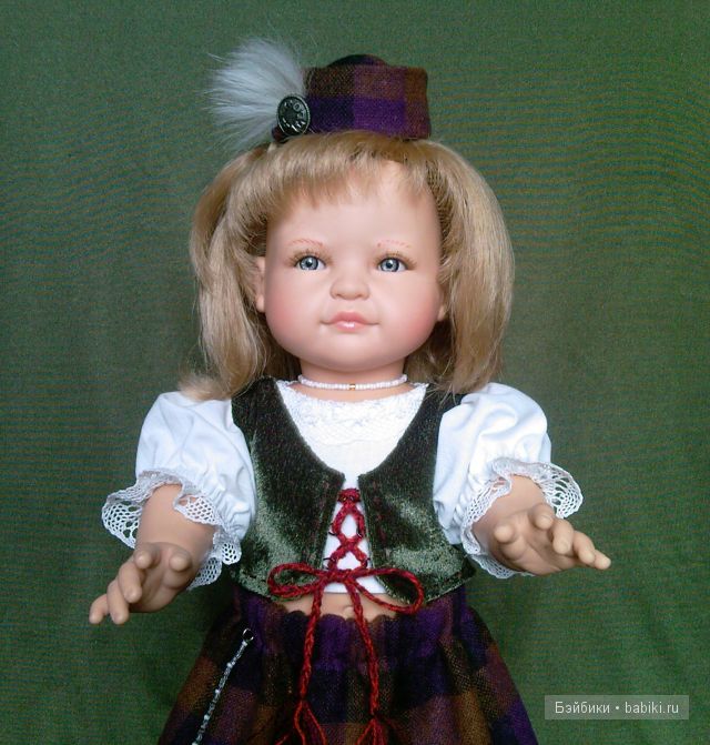 Леонорка в костюме и шляпке егеря Леонорка в костюме и шляпке егеря