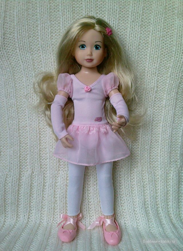 Джолинка здоровается в рост