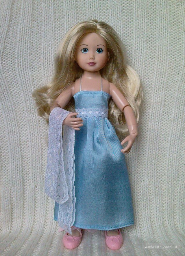 Джолина в платье без палантина