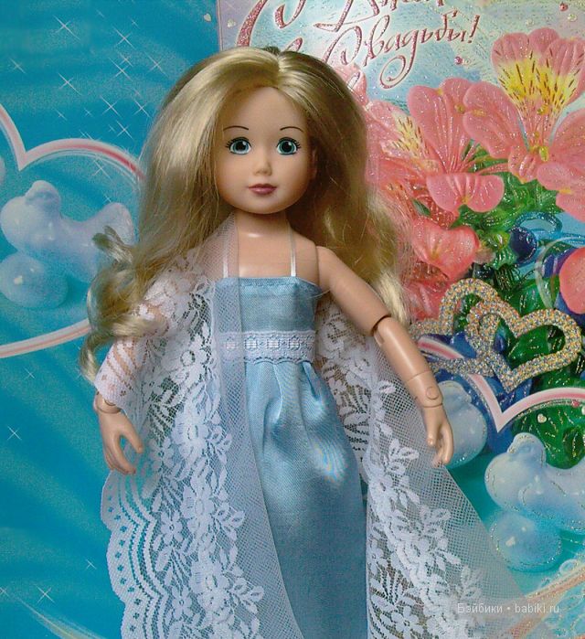 Джолина с цветами