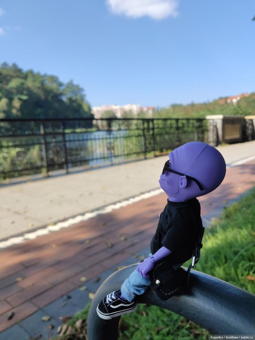 Инопланетянин и светлоёжики