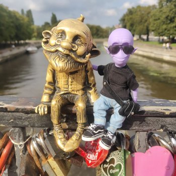 Инопланетянин и хомлины