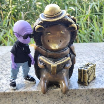 Инопланетянин и светлоёжики