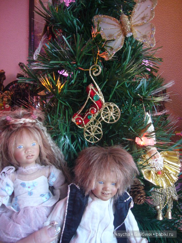 С наступившим Новым годом и с наступающим Рождеством