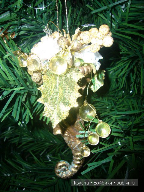 С наступившим Новым годом и с наступающим Рождеством