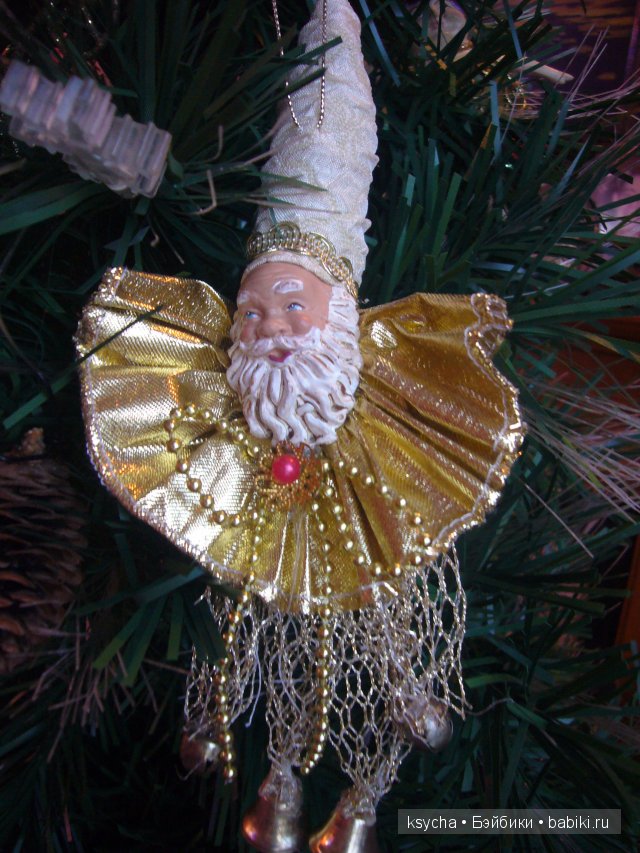 С наступившим Новым годом и с наступающим Рождеством