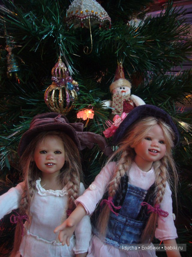 С наступившим Новым годом и с наступающим Рождеством