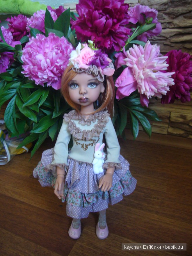 Фиона и пионы. Fiona Kim Lasher