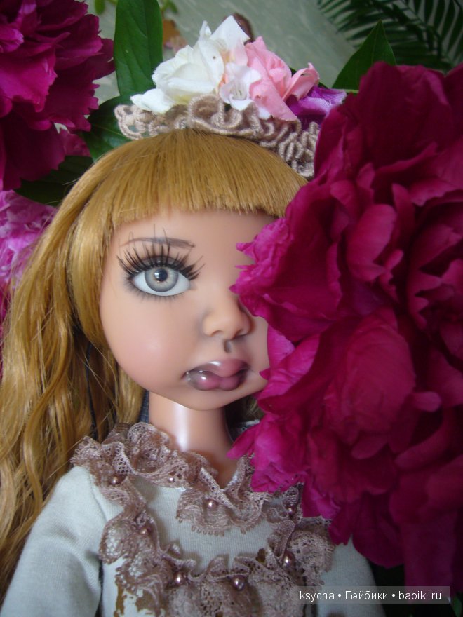 Фиона и пионы. Fiona Kim Lasher