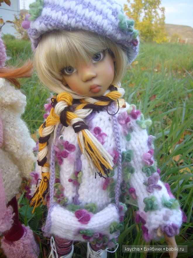 Осенняя прелюдия... Larisa (tan) Miki (ligt tan) bi Kaye Wiggs