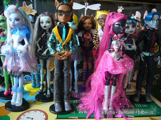 Дочина коллекция кукол Монстр Хай
