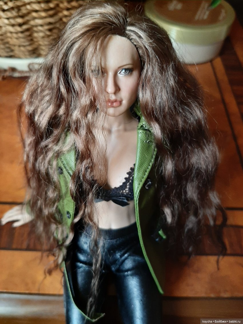 Эмили... кукла экшен — Коллекционные экшн