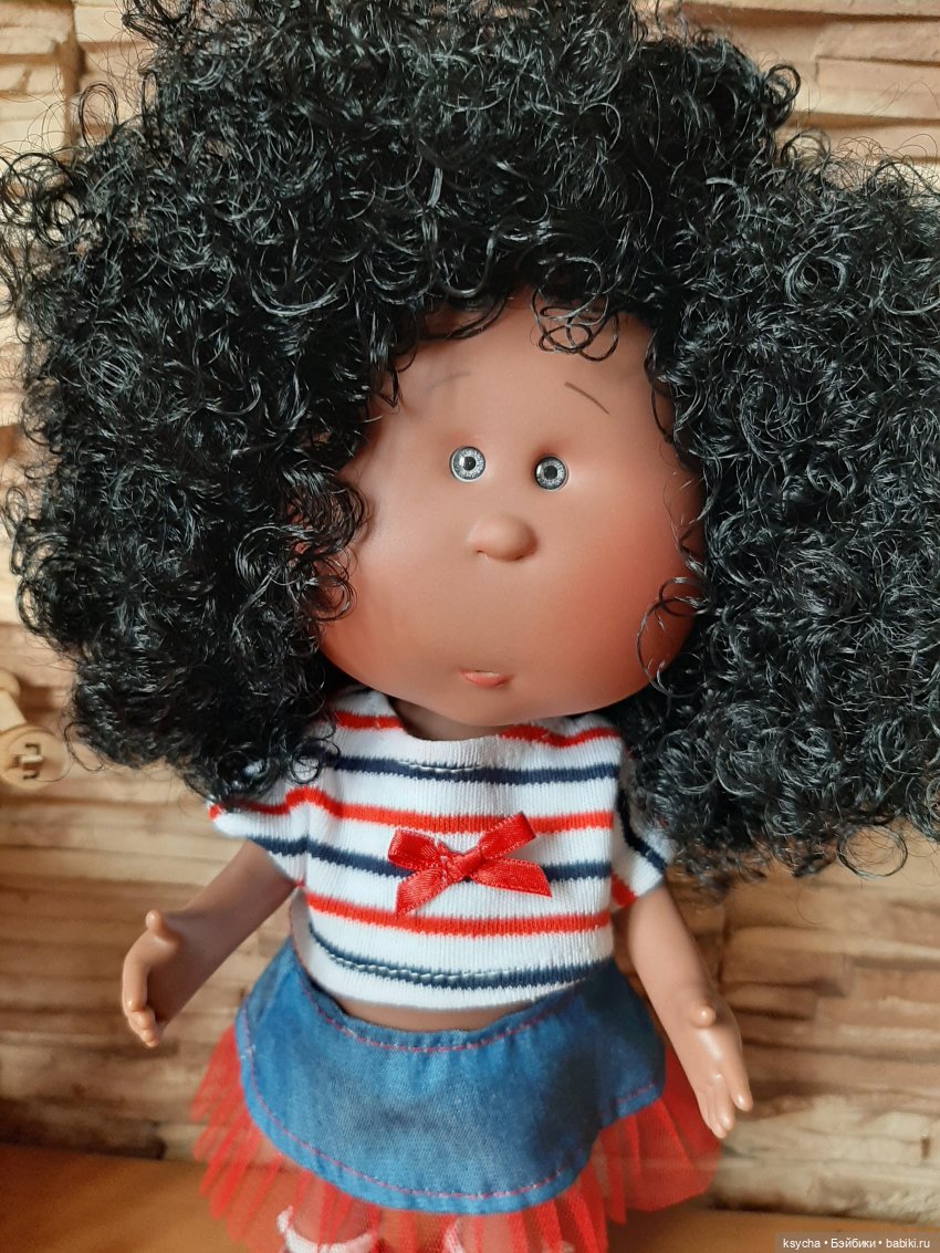 Заходите к нам на огонек — Куклы Nines d'Onil (Нинес): Миа (Mia) (фото 5)