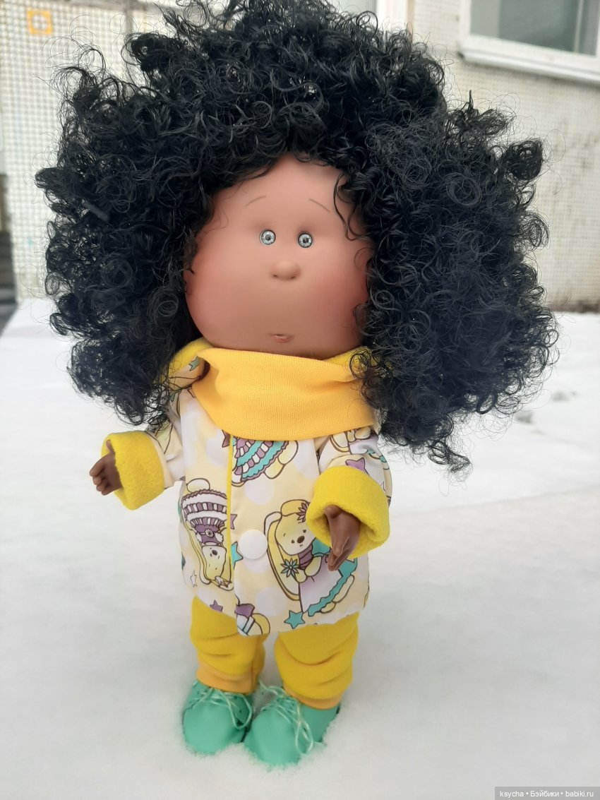 Заходите к нам на огонек — Куклы Nines d'Onil (Нинес): Миа (Mia) (фото 3)