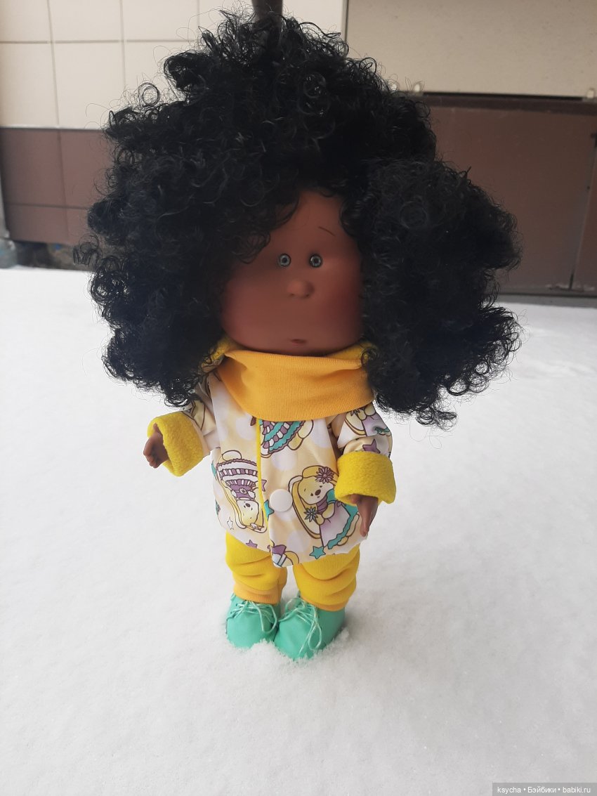 Заходите к нам на огонек — Куклы Nines d'Onil (Нинес): Миа (Mia)