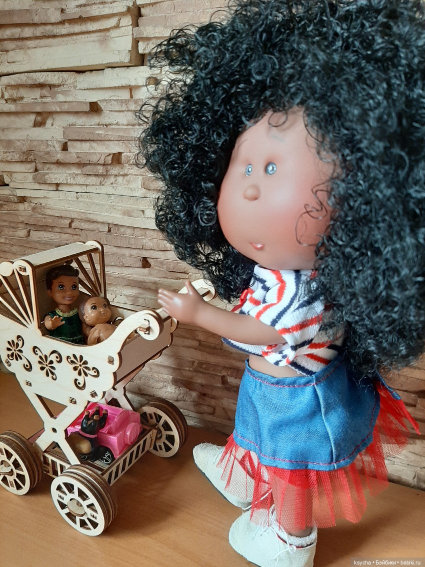 Заходите к нам на огонек — Куклы Nines d'Onil (Нинес): Миа (Mia) (фото 6)