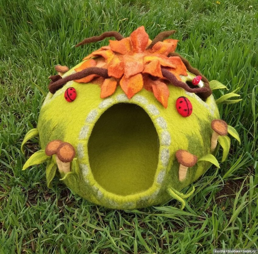 Волшебство из войлока — Авторские украшения и аксессуары для кукол: фото