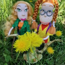 Одуванчики, одуванчики любят девочки.....