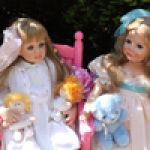 Как отдыхали две подружки жарким летним днем