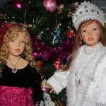 Снегурочка и Паула под елочкой! Куклы Софьи и Генри Заверужински
