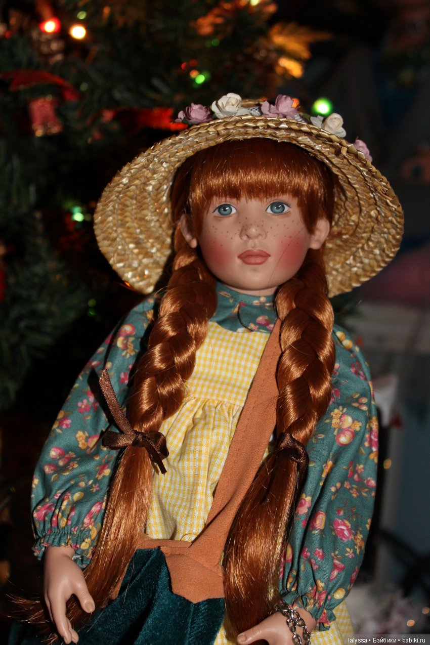 Энн Ширли под елкой. Коллекционная кукла от Helen Kish