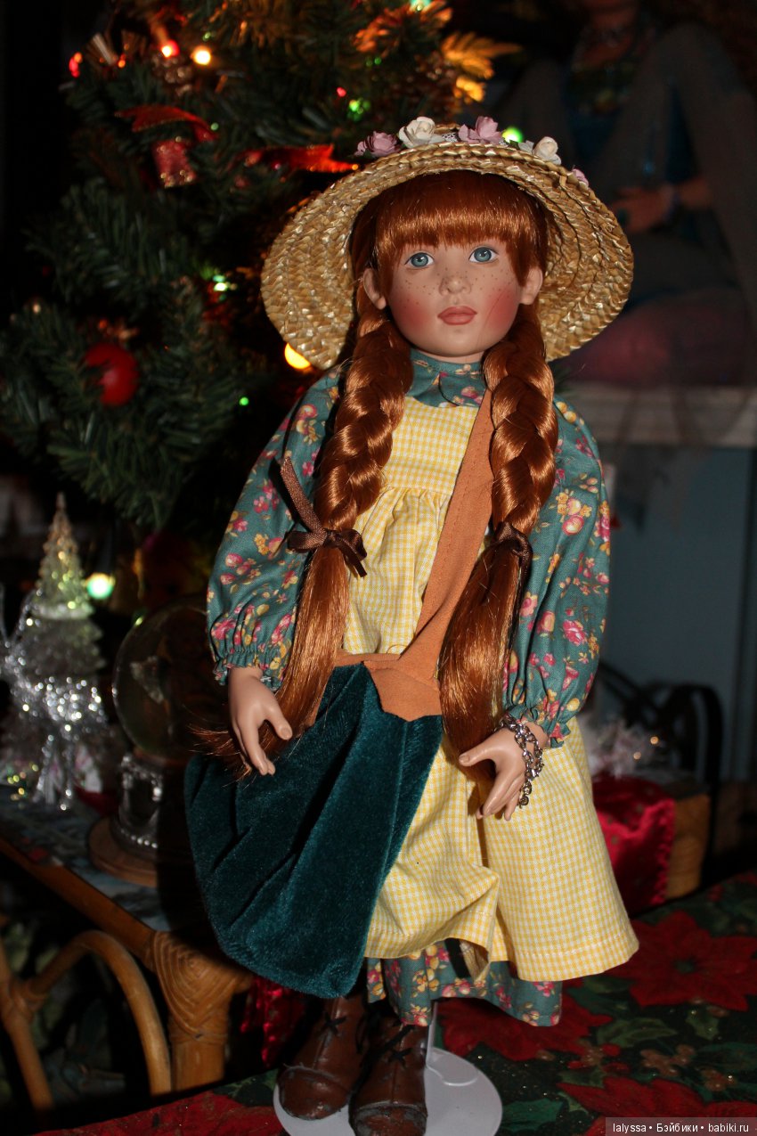 Энн Ширли под елкой. Коллекционная кукла от Helen Kish
