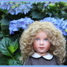 Sonja гуляет в саду. Коллекционная кукла от Helen Kish