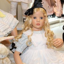 Встреча коллекционеров в магазине. Выбор кукол из новой коллекции Гюнзел. Часть первая - Алиса. ОПРОСНИК