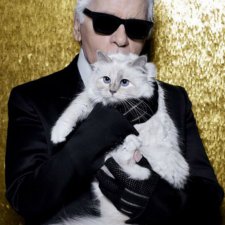 Скончался Карл Лагерфельд: дизайнер, ставший легендой еще при жизни