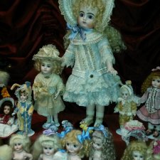 Бал кукол на Тишинке крупным планом