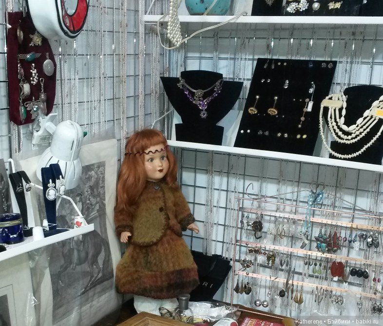 Посмотрим кукол на Тишинке