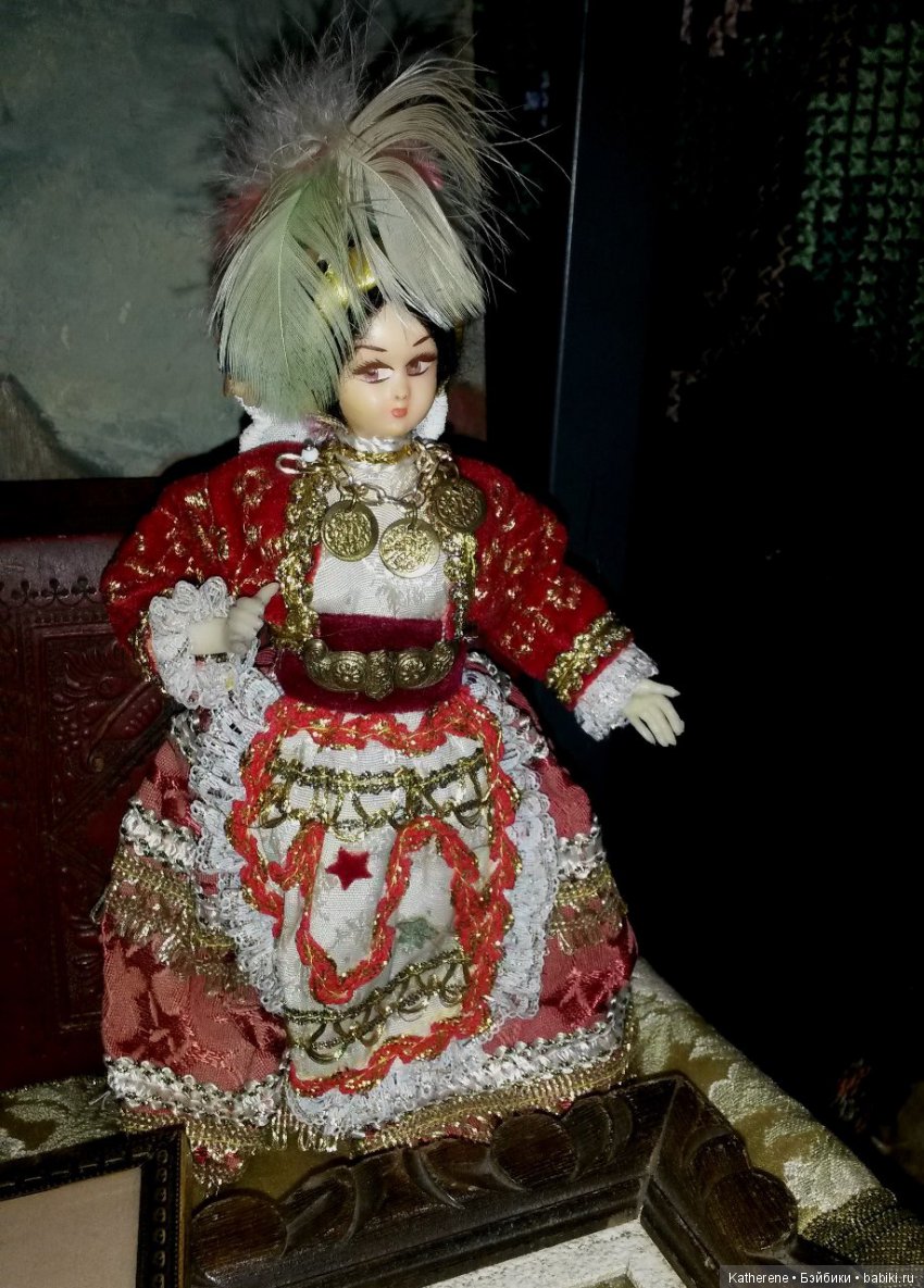 Посмотрим кукол на Тишинке