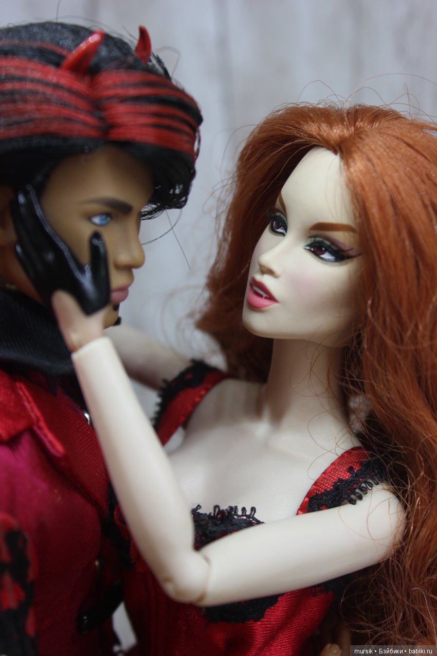 Жизнь вампирского семейства. Истории в парах