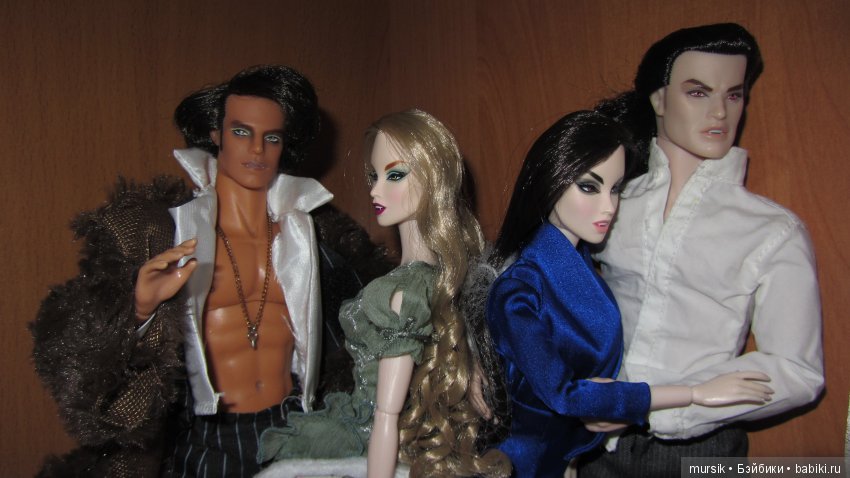 Жизнь вампирского семейства. Истории в парах