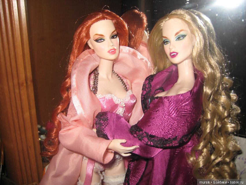 Жизнь вампирского семейства. Истории в парах