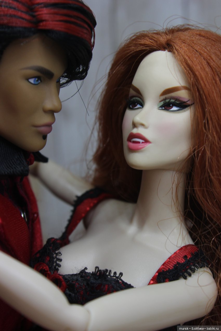 Жизнь вампирского семейства. Истории в парах