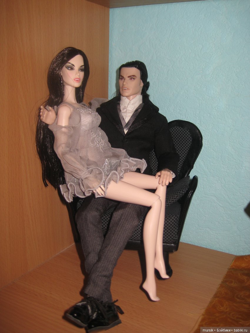 Жизнь вампирского семейства. Истории в парах (фото 8)