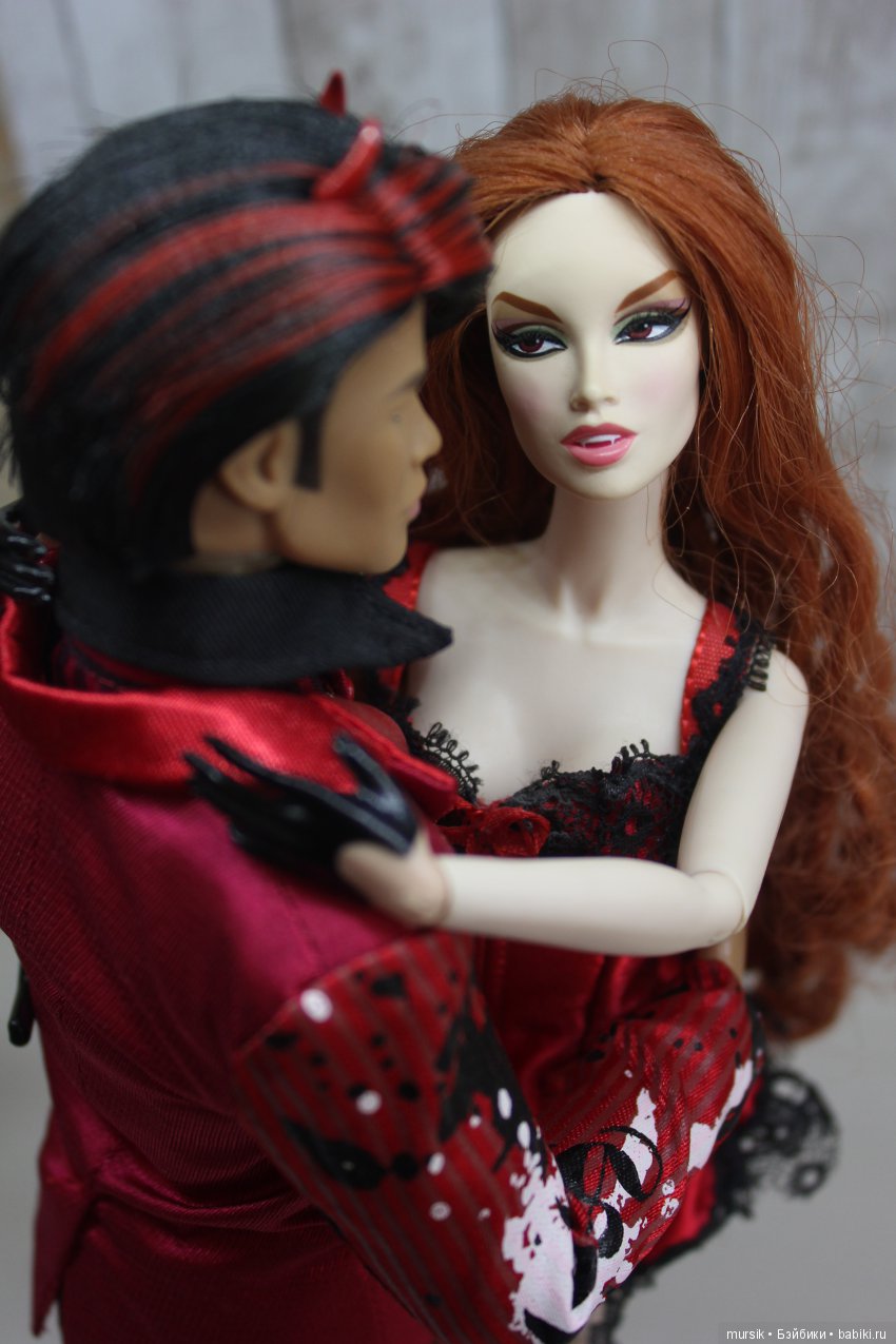 Жизнь вампирского семейства. Истории в парах