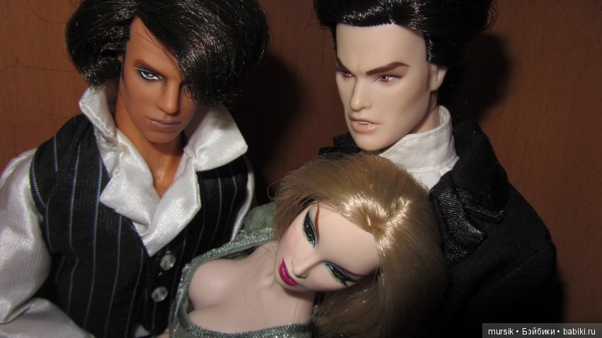 Жизнь вампирского семейства. Истории в парах