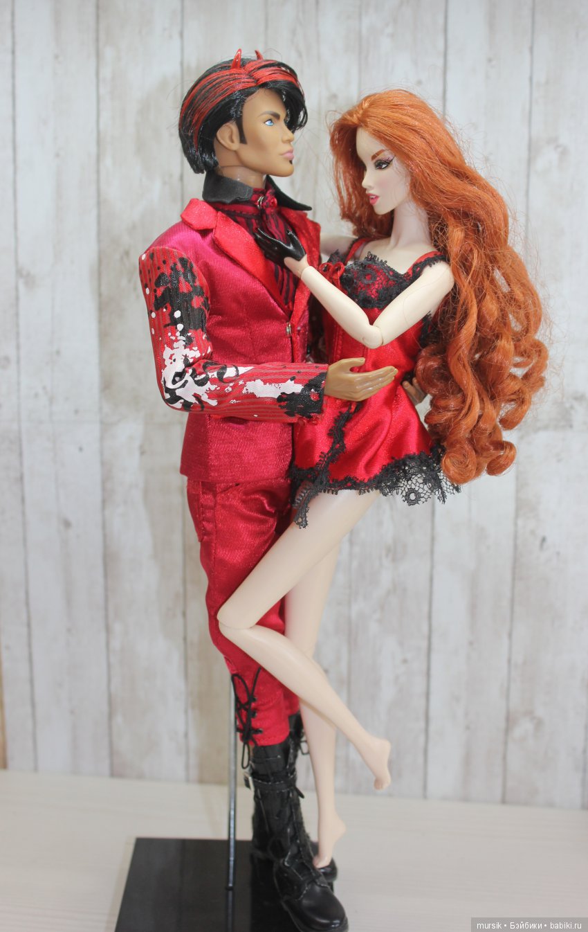 Жизнь вампирского семейства. Истории в парах