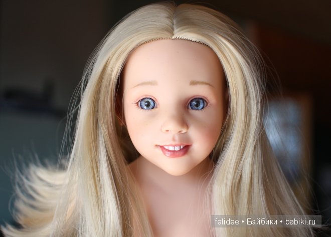 Аннушка с зубками, игровая шарнирная куколка Gotz