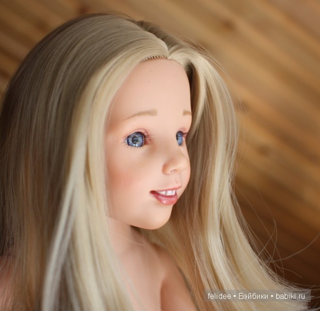 Аннушка с зубками, игровая шарнирная куколка Gotz