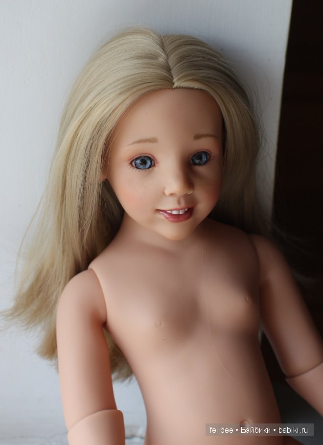 Аннушка с зубками, игровая шарнирная куколка Gotz