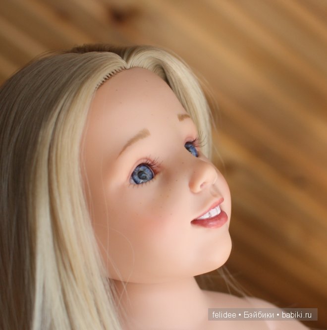 Аннушка с зубками, игровая шарнирная куколка Gotz